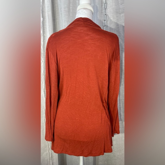 Coldwater Creek beautiful Rust hues, long sleeve w/built in tank bra S spacious - Picture 2 of 3